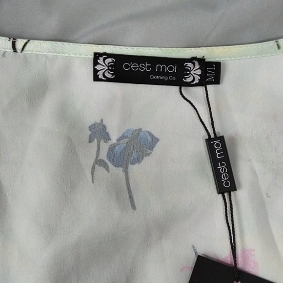 Cest Moi wrap top M/L - Picture 3 of 9